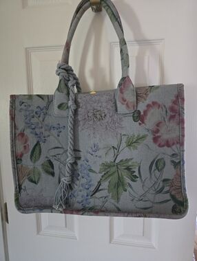 Vince Camuto Orla Tote
